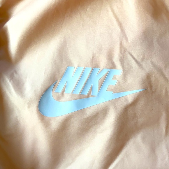 Nike Windbreaker Pink and White - Picture 4 of 6